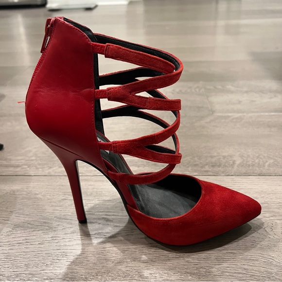 NWOT Steve Madden ‘Netty’ Red Suede Pointed Strappy Stiletto Heels - Picture 8 of 8